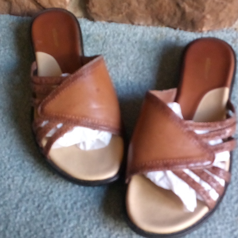 Croft and Barrow Strappy Slide Sandals - Picture 2 of 8